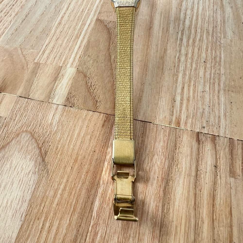 Vintage Citizen Quartz Rectangular Black Dial Gol… - image 4